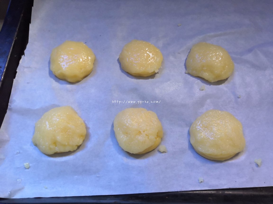 酥皮泡芙（8个小的，普通面粉，植物油）的做法 步骤6