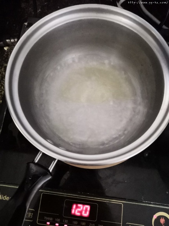 酥皮泡芙（8个小的，普通面粉，植物油）的做法 步骤2