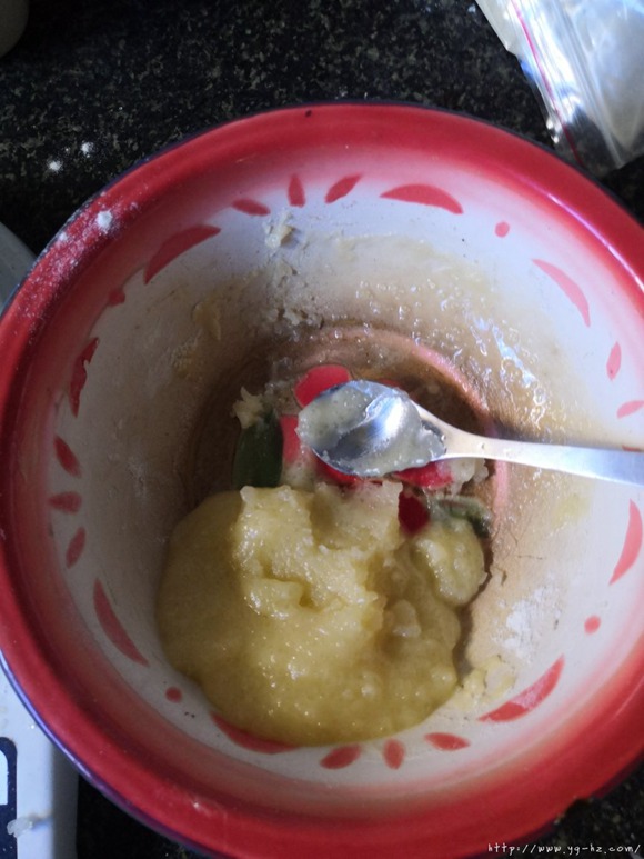 酥皮泡芙（8个小的，普通面粉，植物油）的做法 步骤1