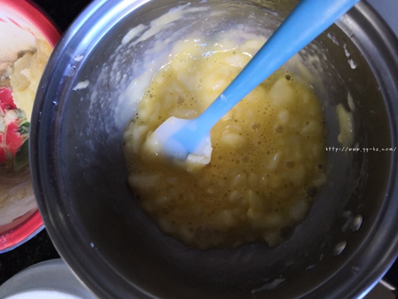 酥皮泡芙（8个小的，普通面粉，植物油）的做法 步骤4