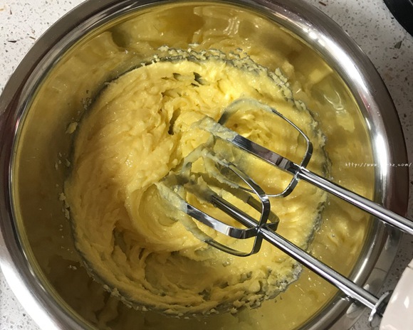 酥酥的黄油曲奇的做法 步骤3