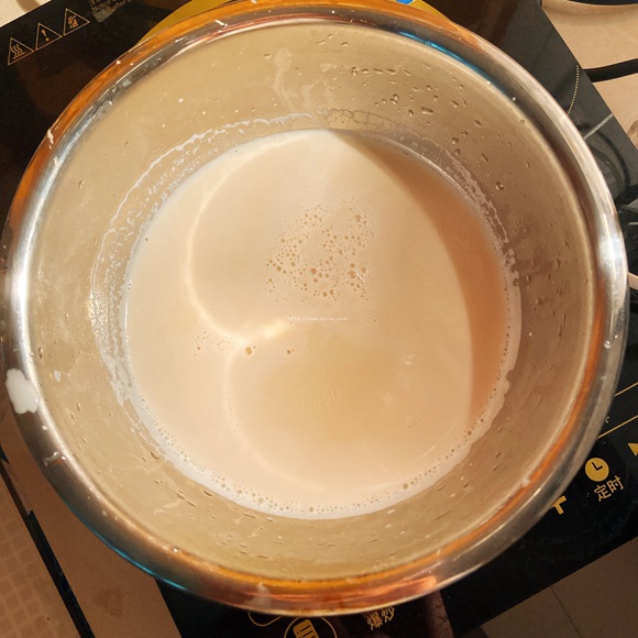 自制焦糖奶茶的做法 步骤6