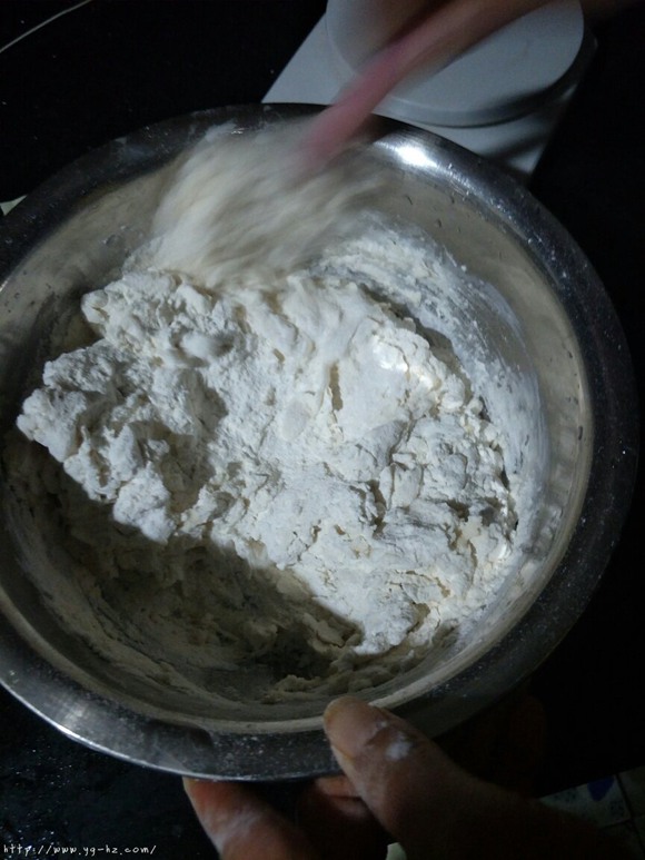 超软牛奶面包家庭简单版(不加黄油)的做法 步骤4
