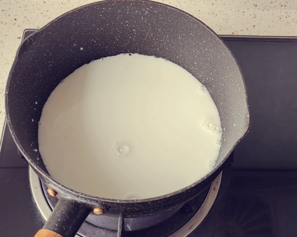 超快手的牛奶椰蓉小方的做法 步骤2