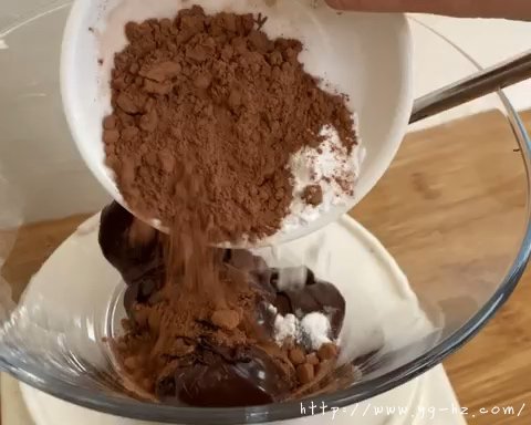 消耗巧克力酱——巧克力燕麦球的做法 步骤1