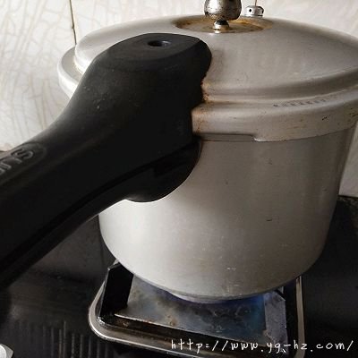 天然碱水粽——稻草灰酱肉粽的做法图解16