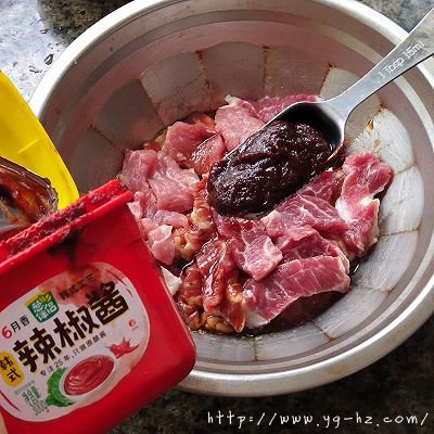 天然碱水粽——稻草灰酱肉粽的做法图解3