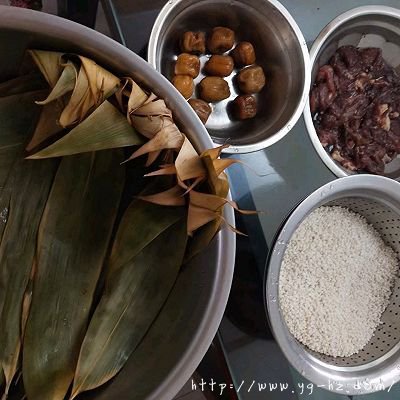 天然碱水粽——稻草灰酱肉粽的做法图解7