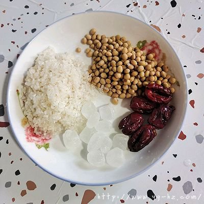 #米饭最强CP#红枣豆浆的做法图解1