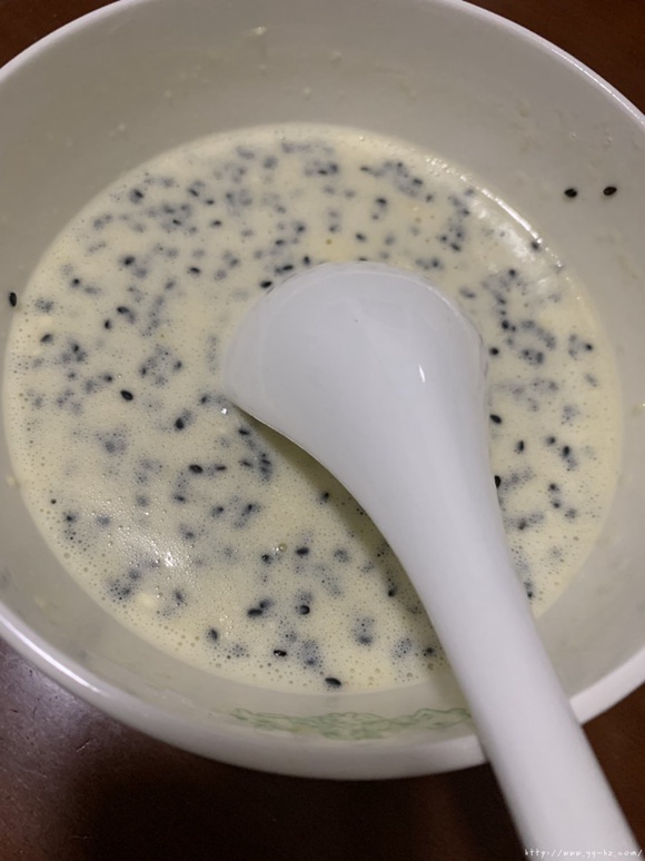 消耗奶粉牛奶之蛋卷的做法 步骤1