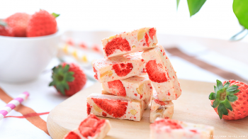 草莓牛轧糖的做法步骤图，草莓牛轧糖怎么做好吃