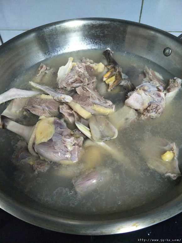 山药煲老鸭汤--健脾养胃的做法 步骤2