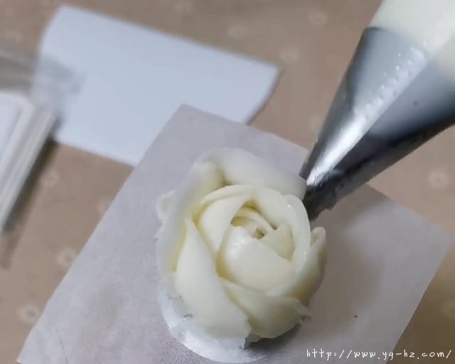 山药玫瑰裱花的做法 步骤12