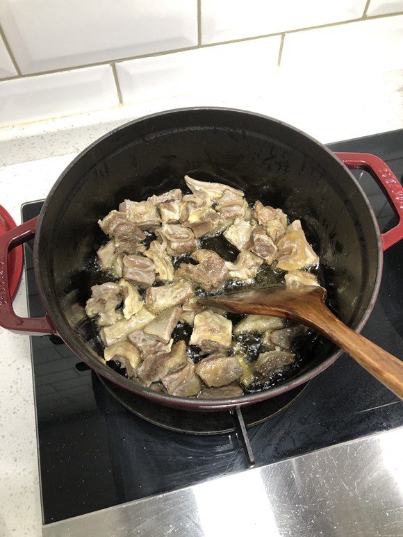 土豆烧牦牛肉的做法 步骤3