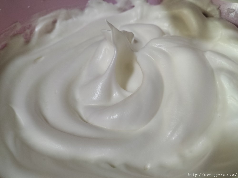 柔软细腻Q弹—酸奶&原味中空戚风蛋糕的做法 步骤4