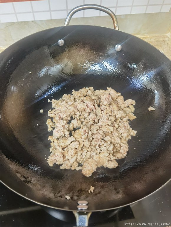 ㊙️梅干菜肉馅包子‼️附梅干菜肉馅做法的做法 步骤2