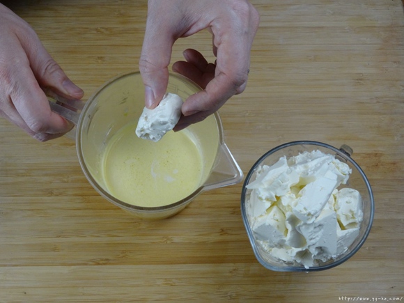 不裂不缩的巴斯克（酸奶油+奶油芝士版）的做法 步骤5