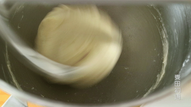 香甜柔软的毛毛虫面包的做法 步骤4