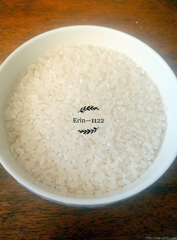 家常红枣大米粥的做法 步骤1