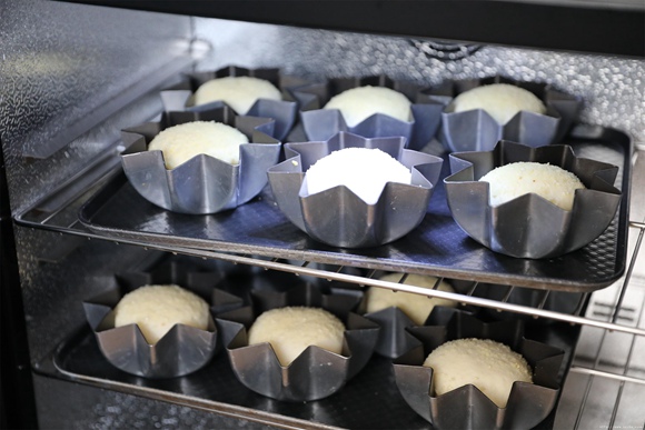 玉米火腿沙拉包，冷藏发酵流程示范的做法 步骤18
