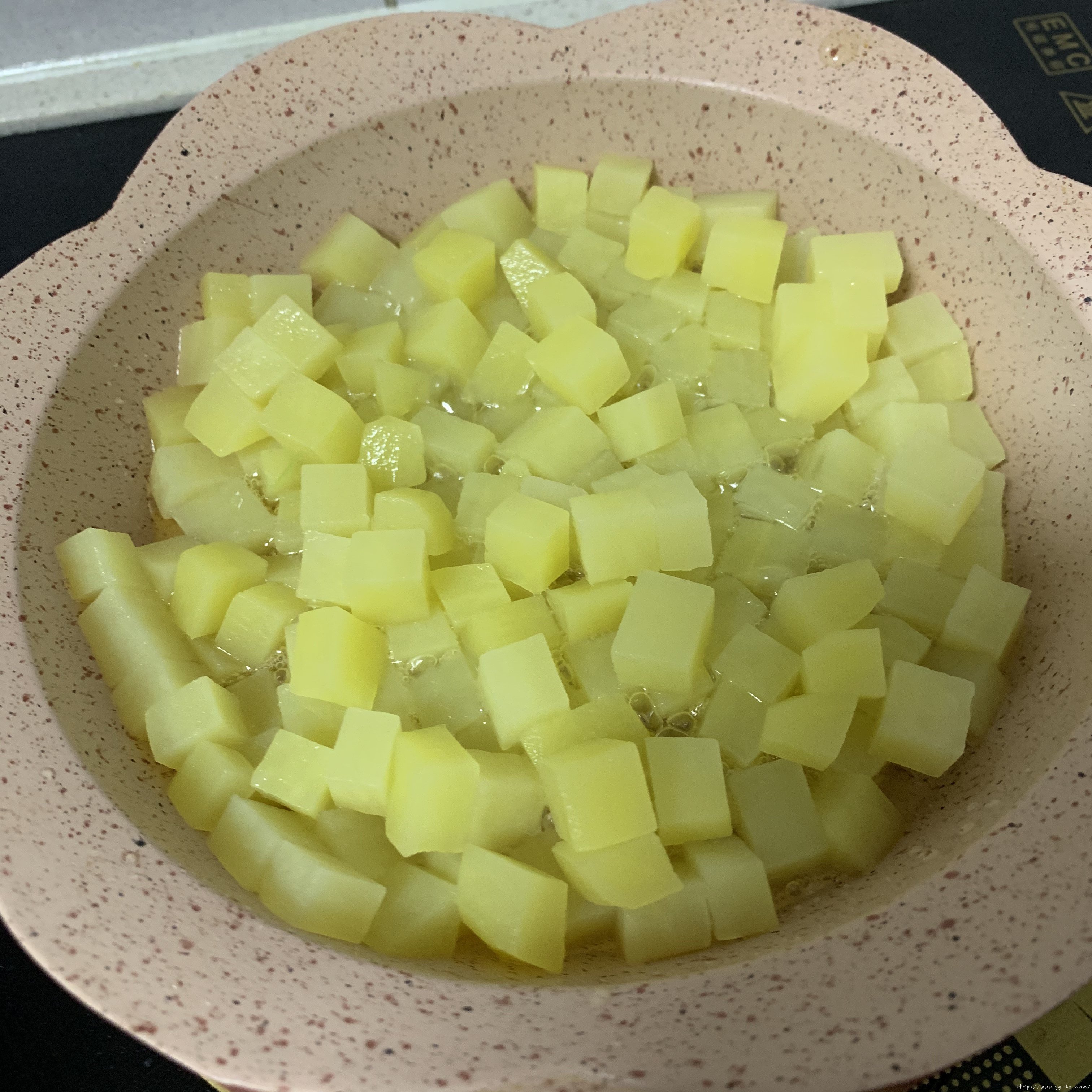 蒜香烧烤味土豆肉丁的做法 步骤5