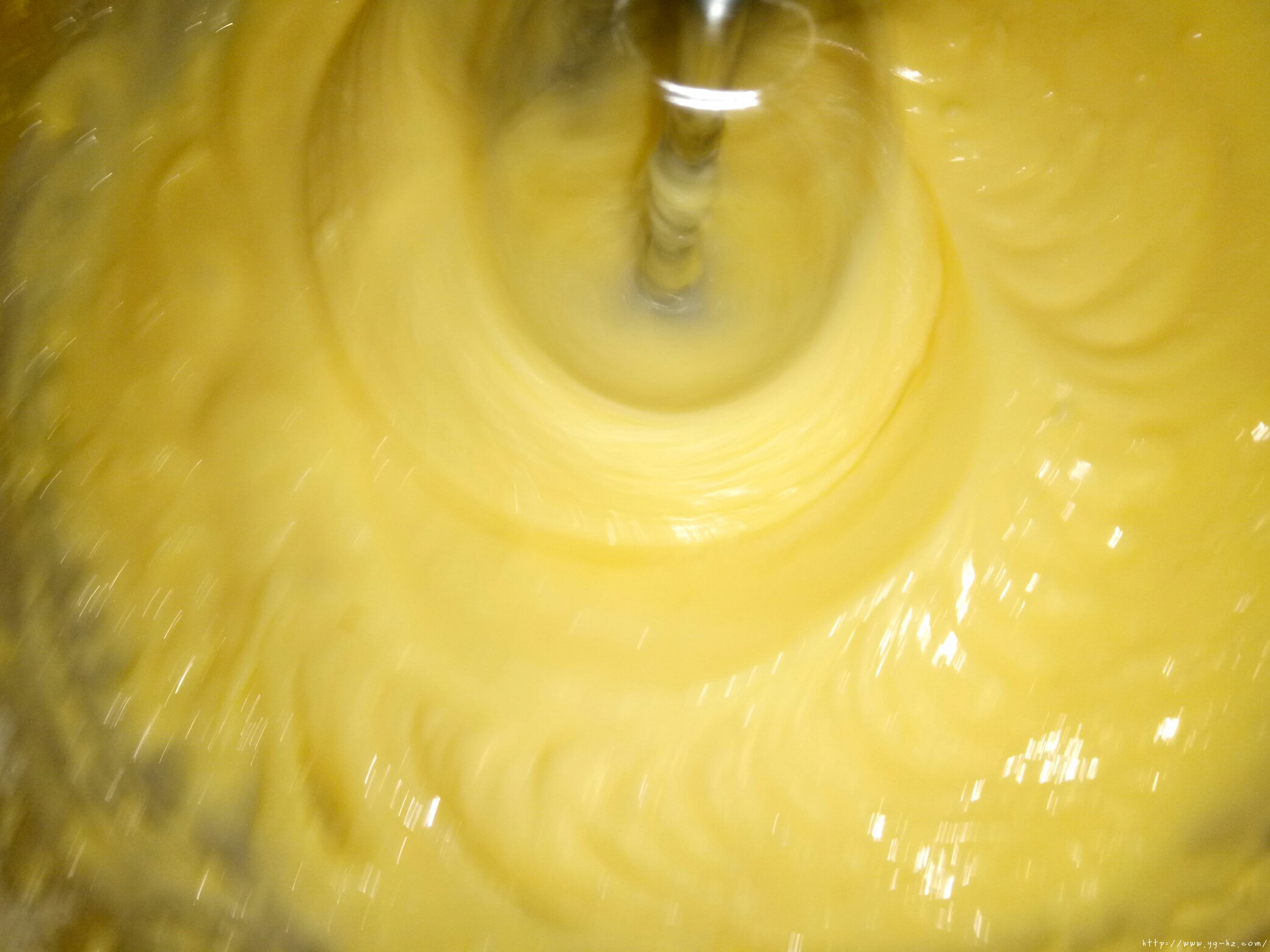 自制电饭锅奶油蛋糕（奶油也是自制）的做法 步骤6