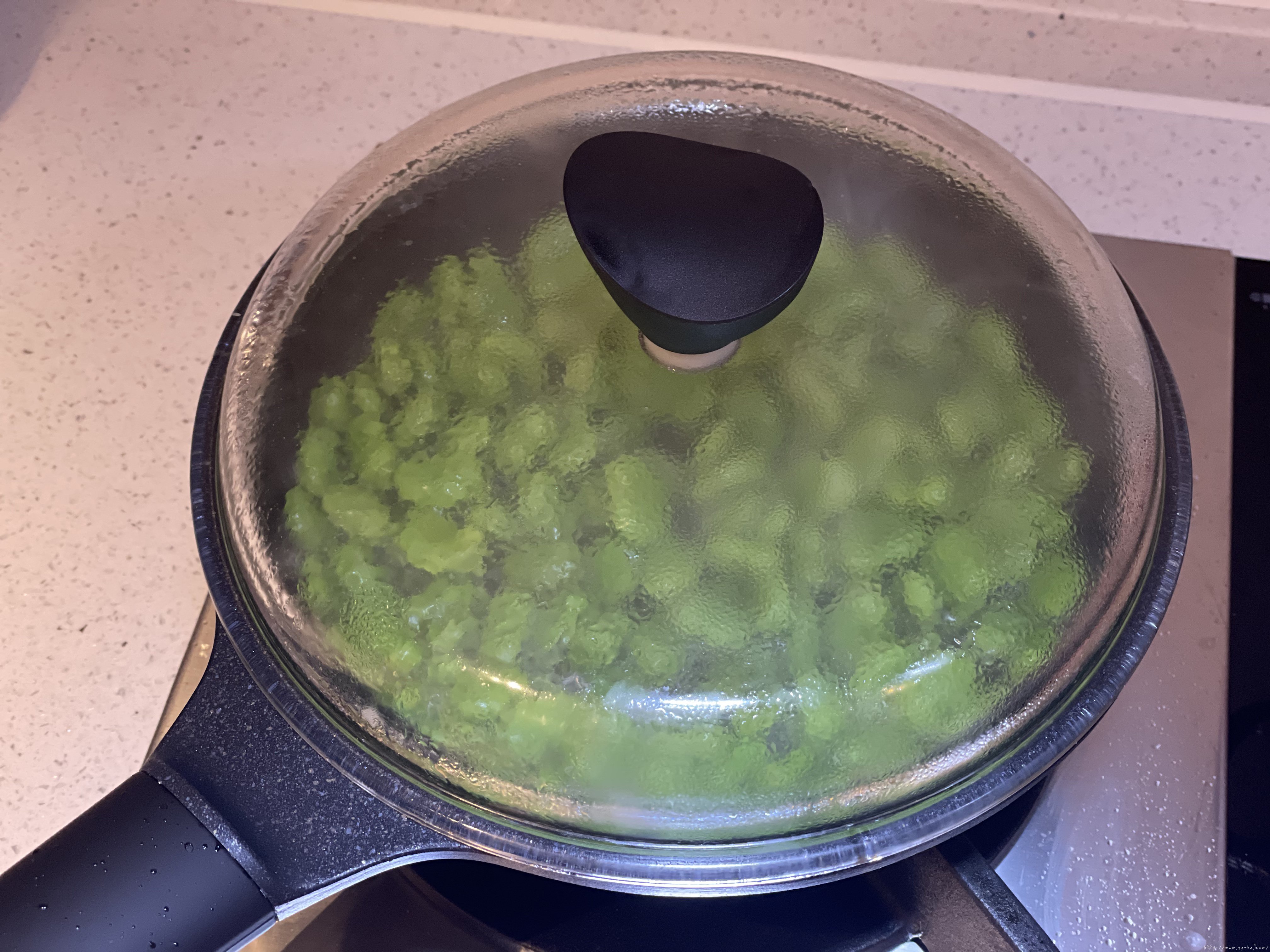 五分钟搞定的春天限定美味：葱香蚕豆的做法 步骤6