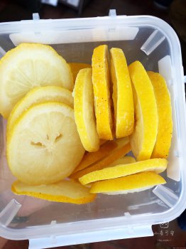 新鲜柠檬片保存（冰箱，不烘干，不榨汁）的做法步骤图