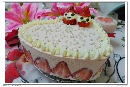 情人节热身版------草莓慕斯蛋糕