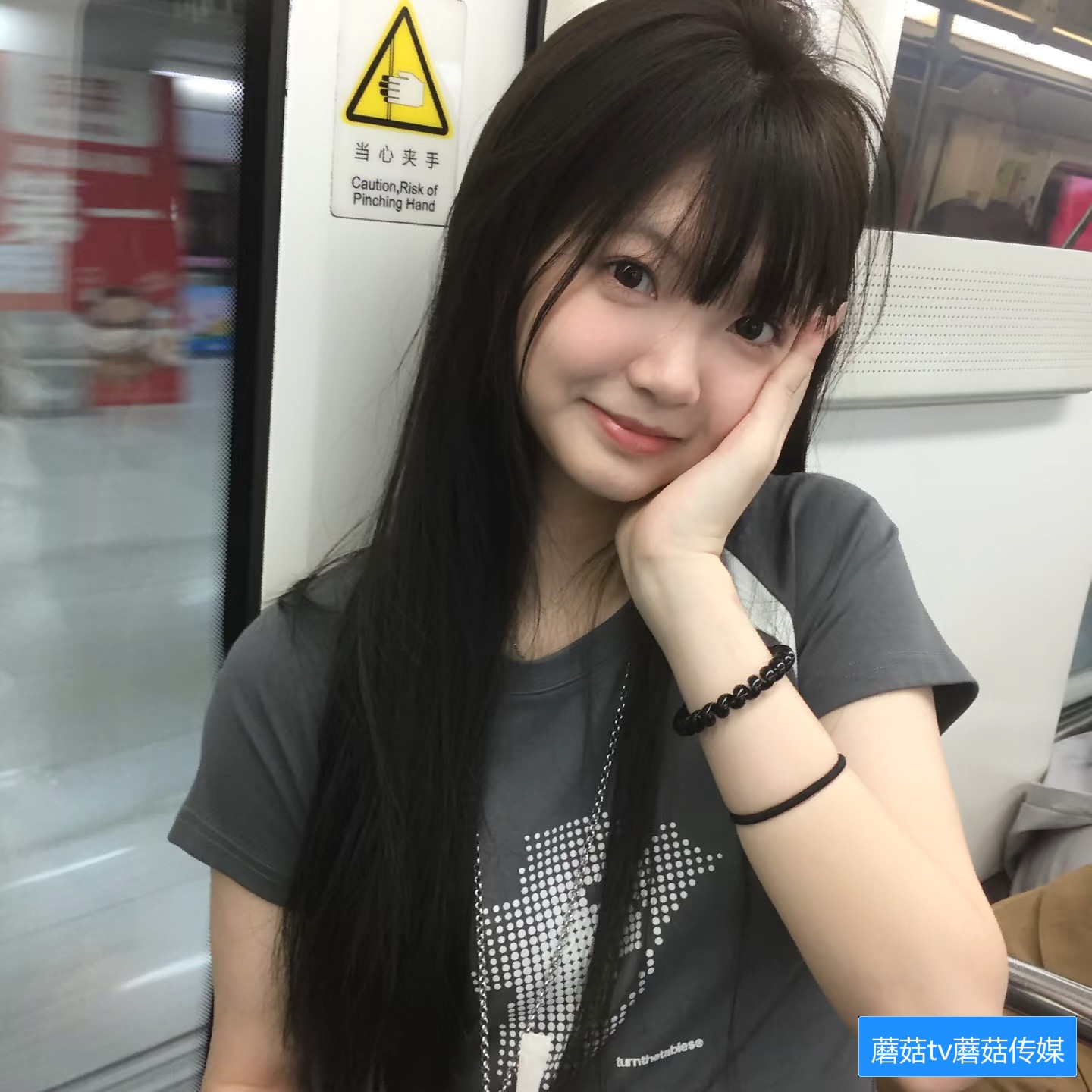 蘑菇TV播放器界面